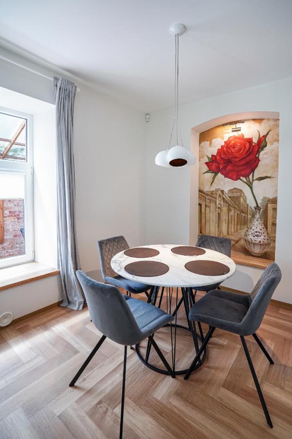 Exclusive Oldnew Apartments In City Center Panevezys Exterior photo